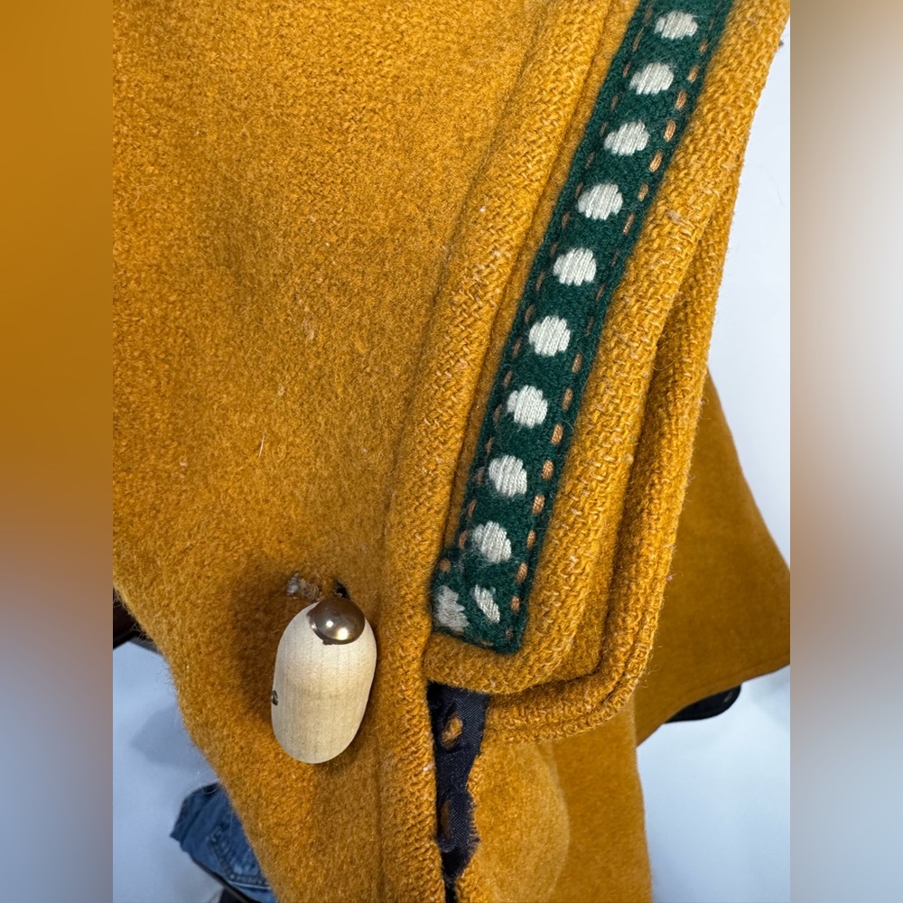 Max Hurni Mustard wool vintage  Cape from Austria size 12 - Picture 10 of 13